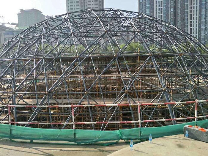 乌兰察布球形网架钢结构施工